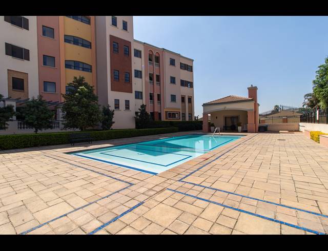 3 BEDROOM APARTMENT TO LET IN BEDFORD GARDENS